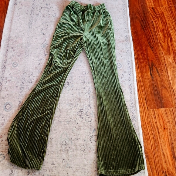 SHEIN Pants - corduroy green stretchy bells